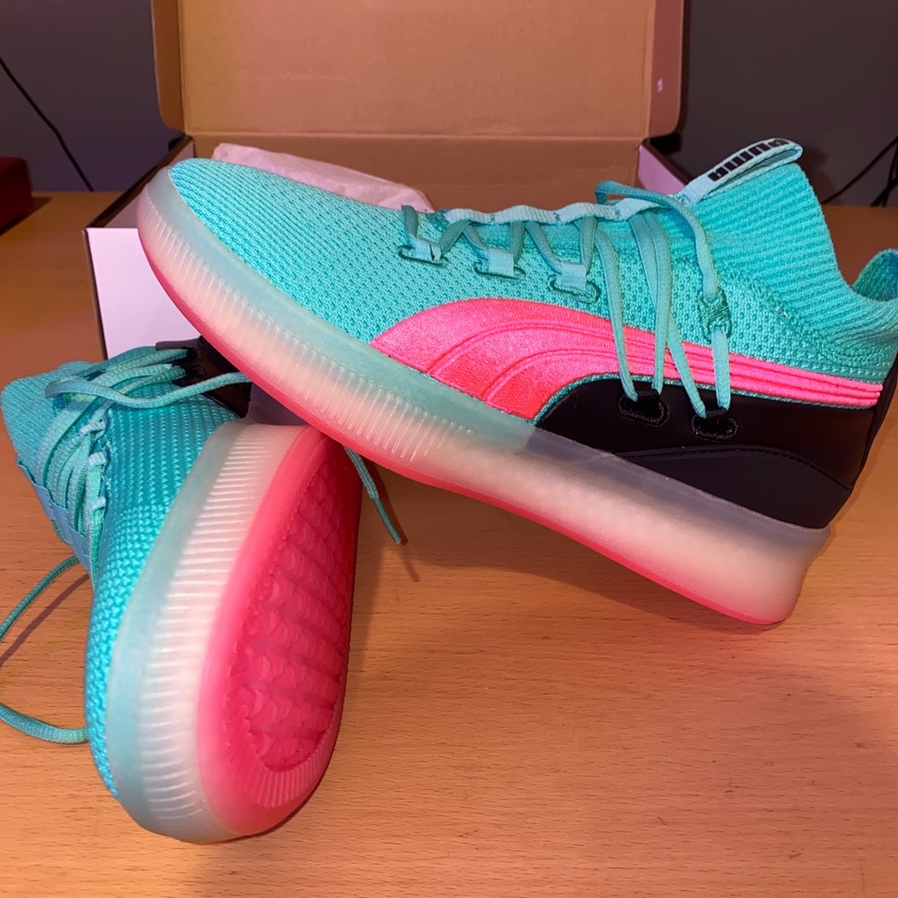 8.5 Men’s Puma/ Clyde court